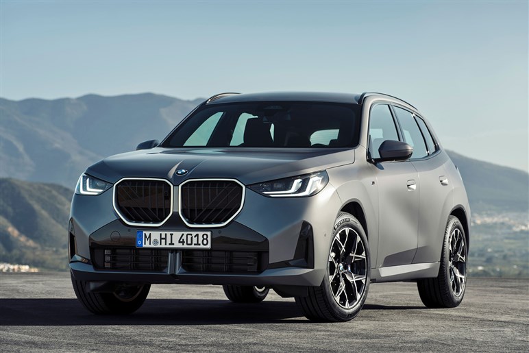 【よく見りゃ大変化！】発売迫る新型BMW「X3」のデザインやお買い得度を現行型と比べた