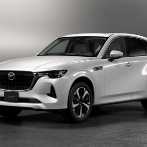 【ジャパンタクシーにも台数負け】マツダ渾身の「CX-60」今年大苦戦のワケ。切り札はあるか？ ...