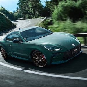 「GR86」改良型発表＆200台限定のシブい特別仕様車「リッジ グリーン リミテッド」予約開始 ...