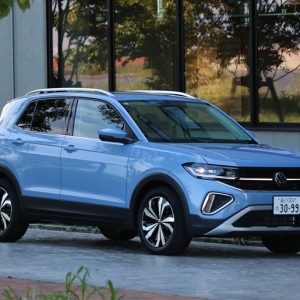 VWの小型SUV「Tクロス」が進化。国〇車の“ダサい安っぽい”が苦手な人向けベストアンサー ...