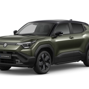 【トヨタ版の噂も】スズキ初のBEV「eビターラ」は多面体ボディと先進内装でBEV市場を席捲するか ...