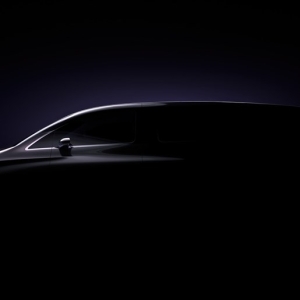 【打倒アルファード？】帝王メルセデスが新型“高級ミニバン”のデザインをチラ見せ。今わかることは？ ...